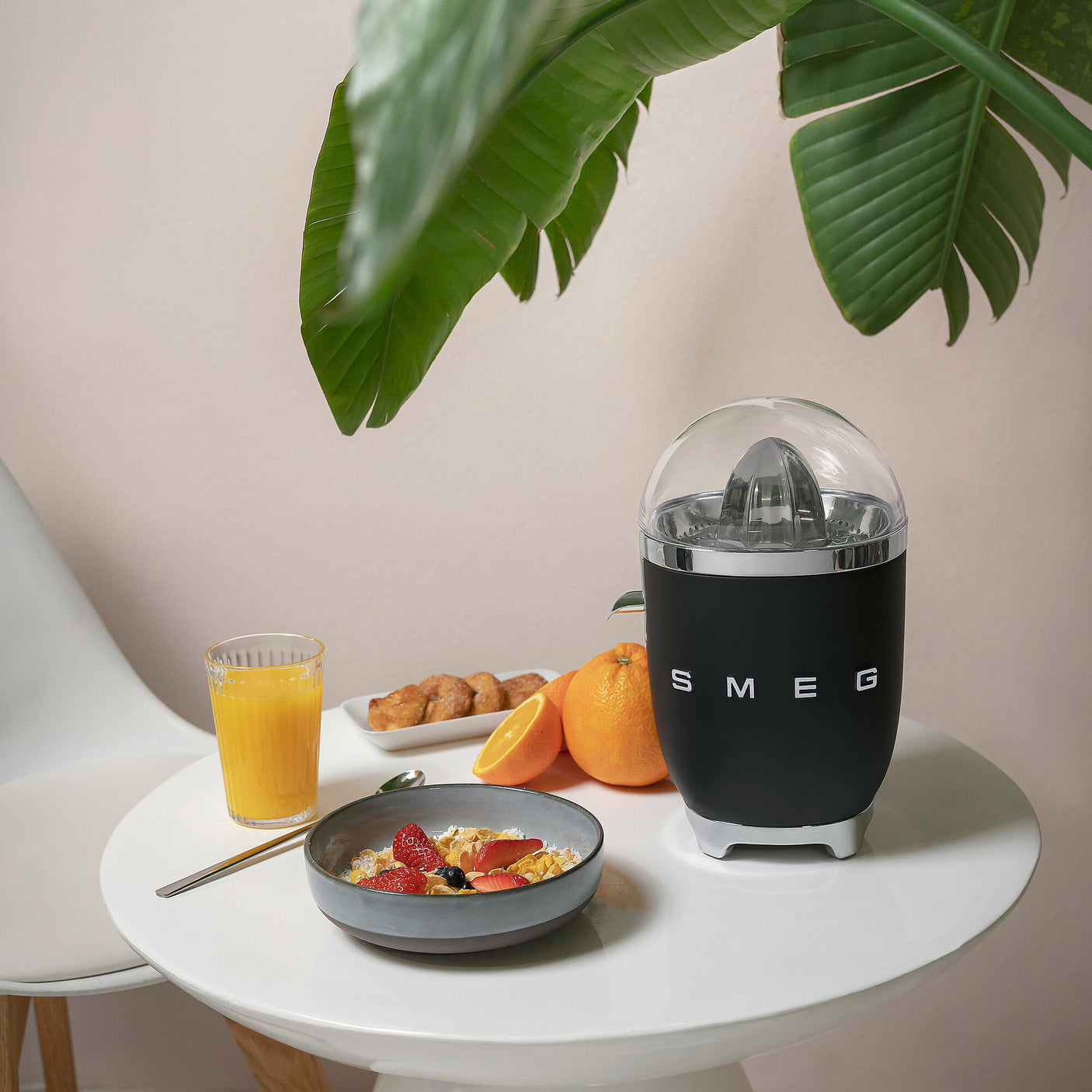 SMEG CJF01BLMEU Citruspers Citruspers Mat zwart